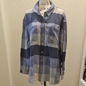 American Eagle Blue Plaid Button-Up Shirt